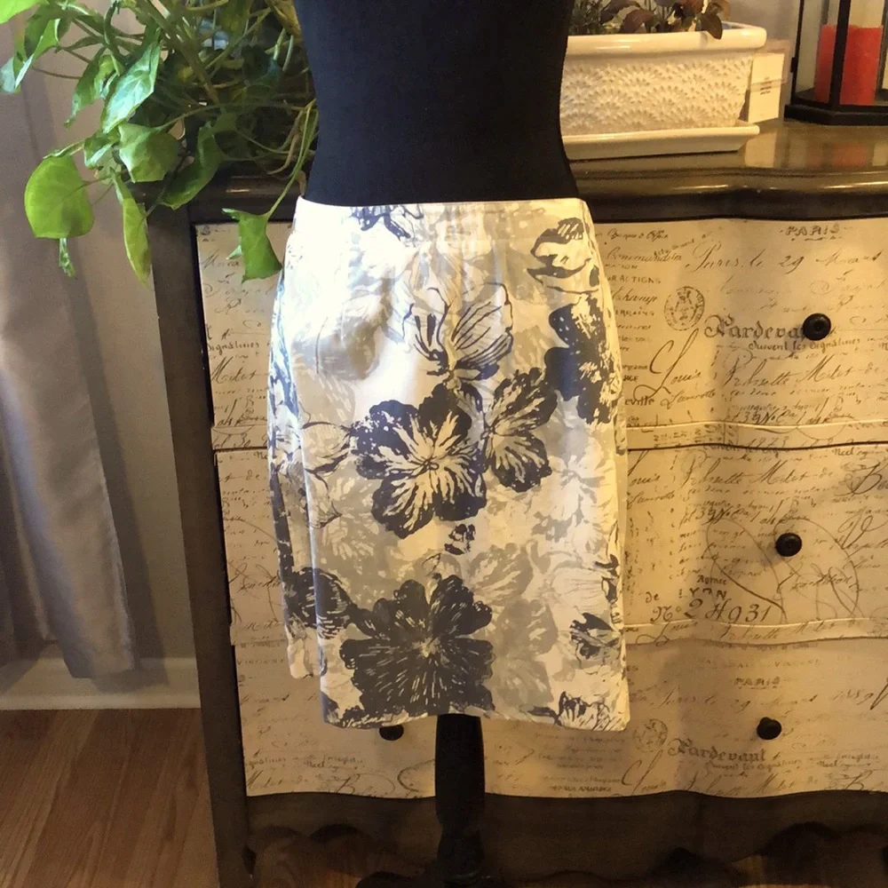 ANN TAYLOR FLORAL BLUE GRAY A LINE MINI SKIRT PLUS SIZE 14 - Picture 5 of 12
